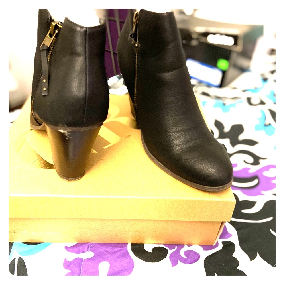 Black heel booties